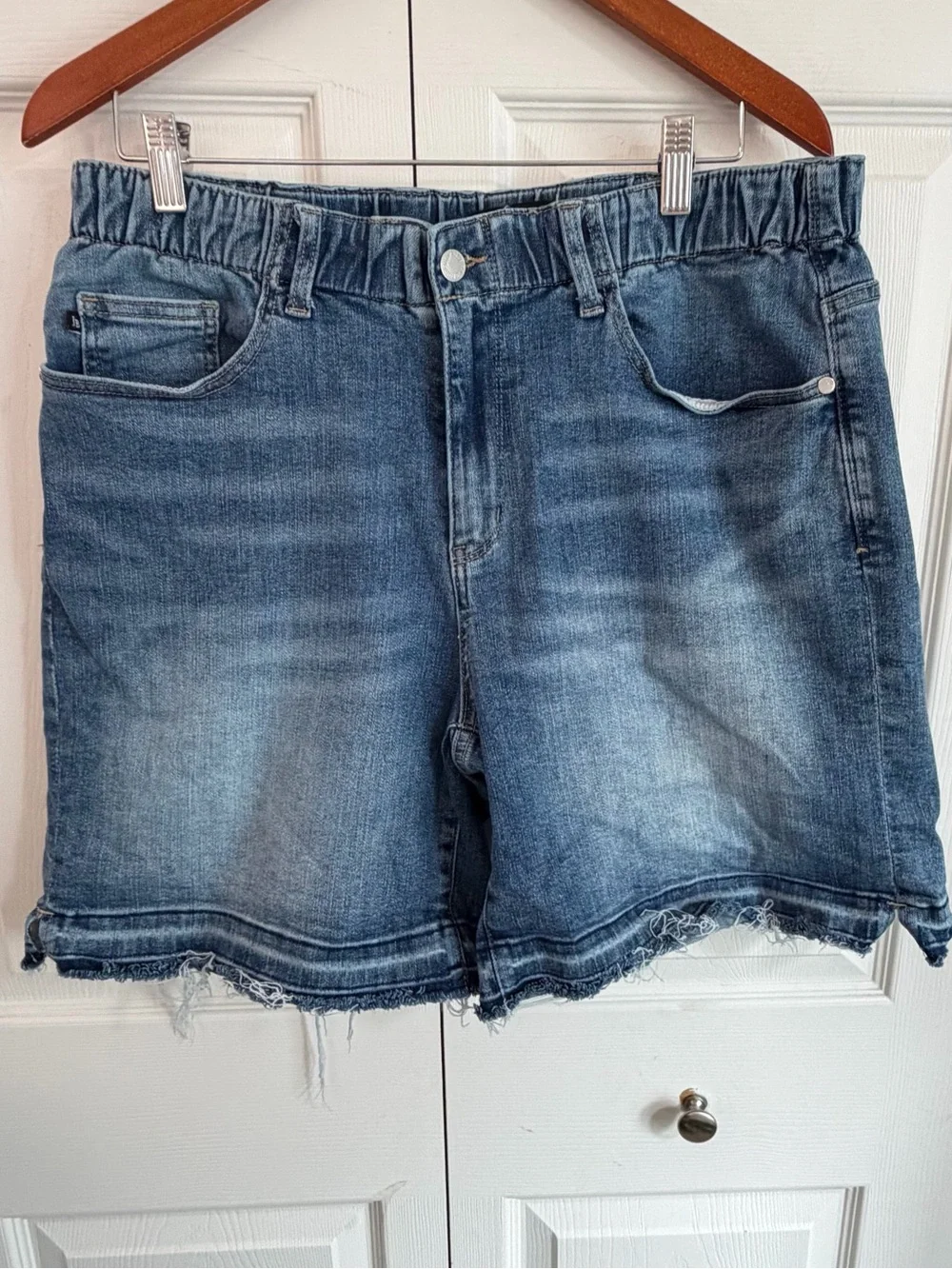 Judy Blue 1XL Denim Shorts High Rise Paperbag Waist Raw Hem Stretch Plus Size